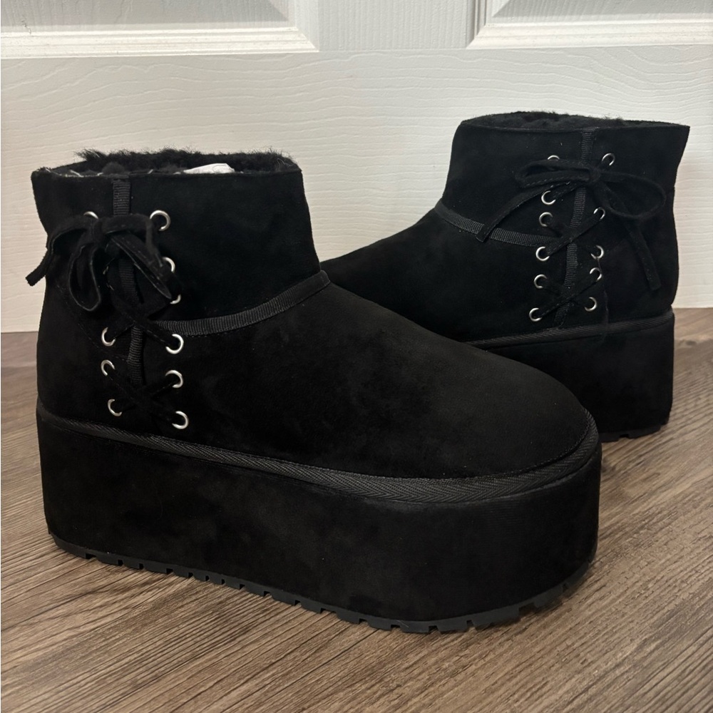 NWOB Dolls Kill / Sugar Thrillz Black Popular Lifestyle Ankle Boots